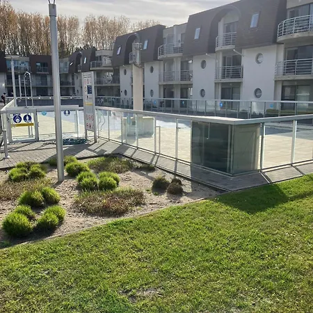 Sfeervolle In Complex Met Zwembad - Gratis Parking - Gelijkvloers * Bredene